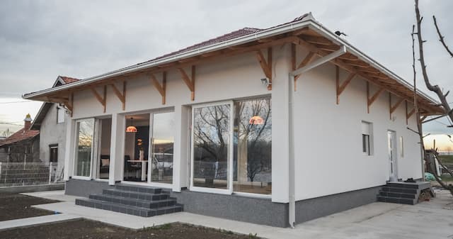 Vikendica na drini image